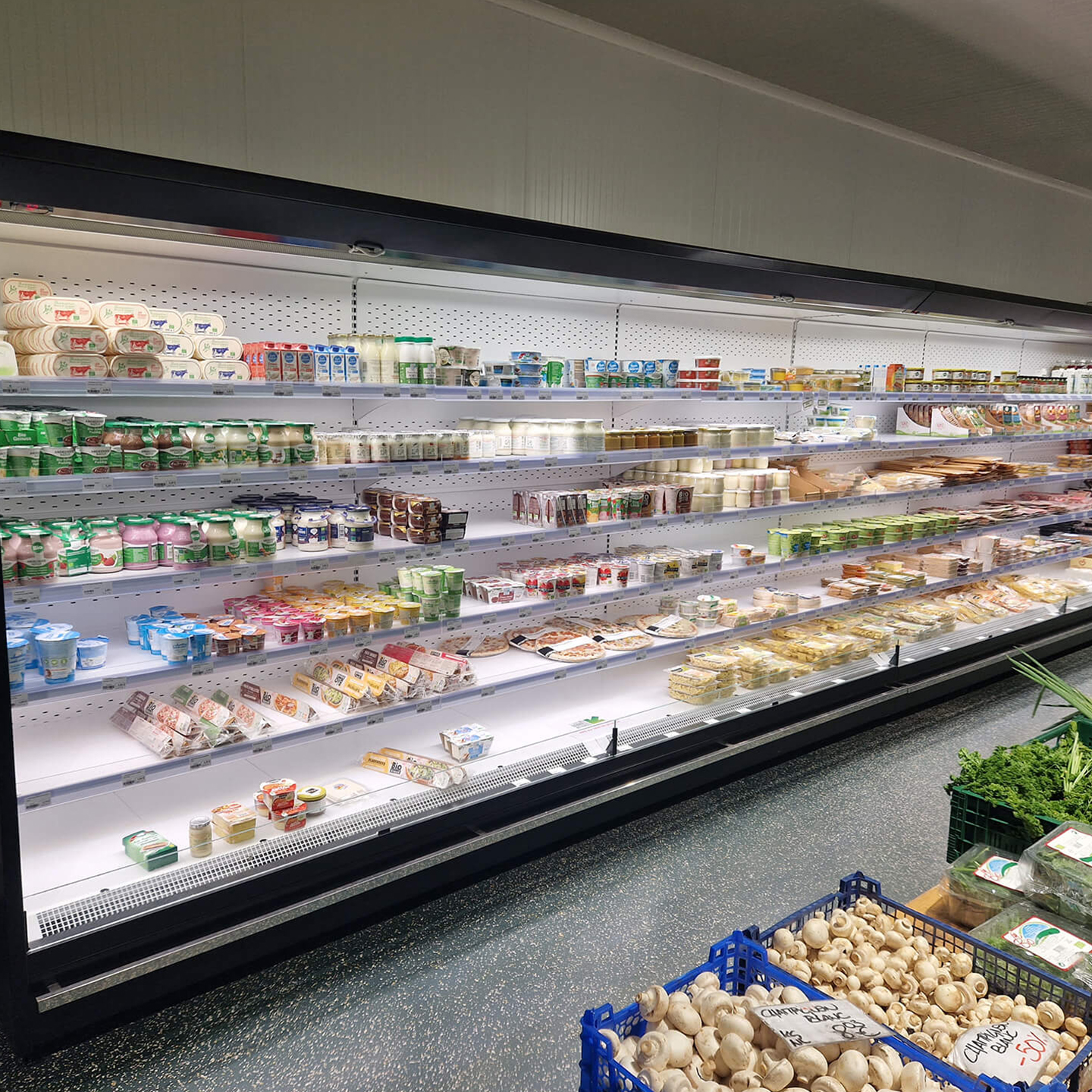 Frigoriste Arlon - Vitrine réfrigérée sur mesure pour commerce à Arlon – réfrigération commerciale